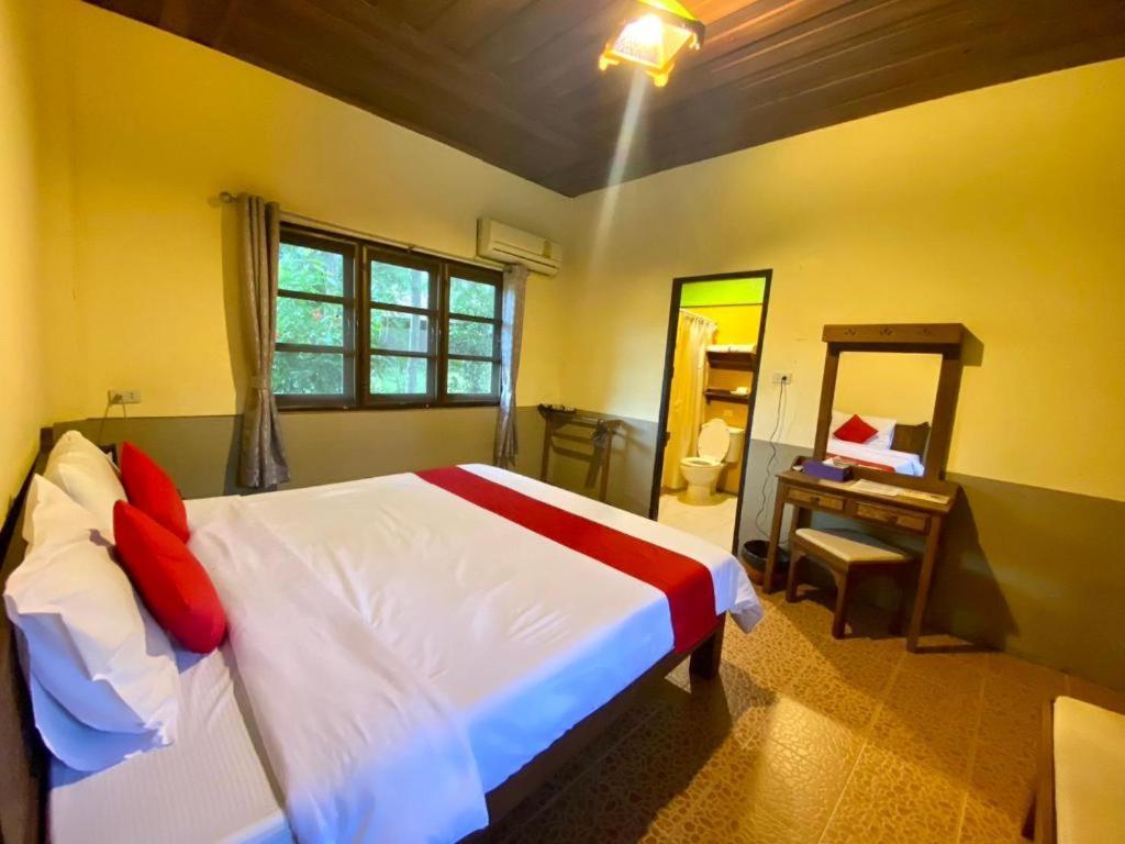 Pai Hotsprings Spa Resort Екстер'єр фото
