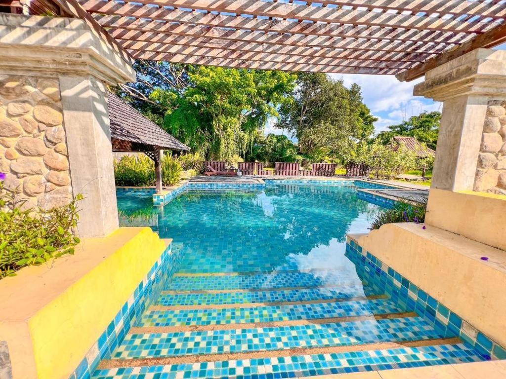 Pai Hotsprings Spa Resort Екстер'єр фото